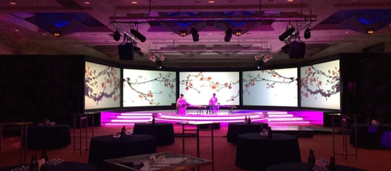 5 screen projection at conference